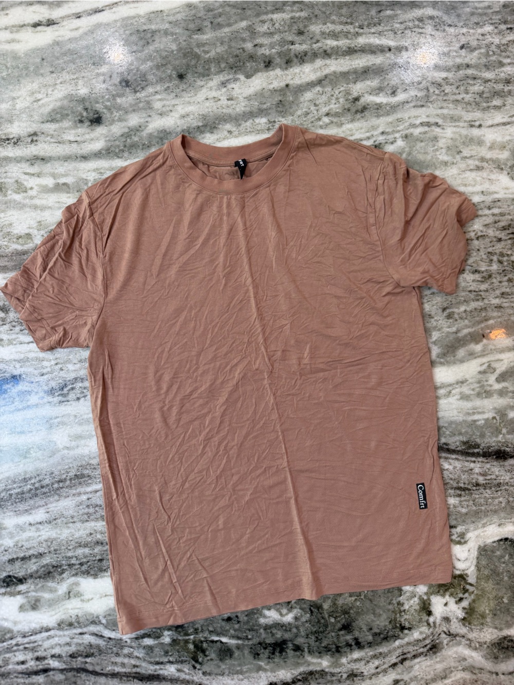 Comfrt Crew Neck Tee in Tan Brown
Loose, Oversized Fit